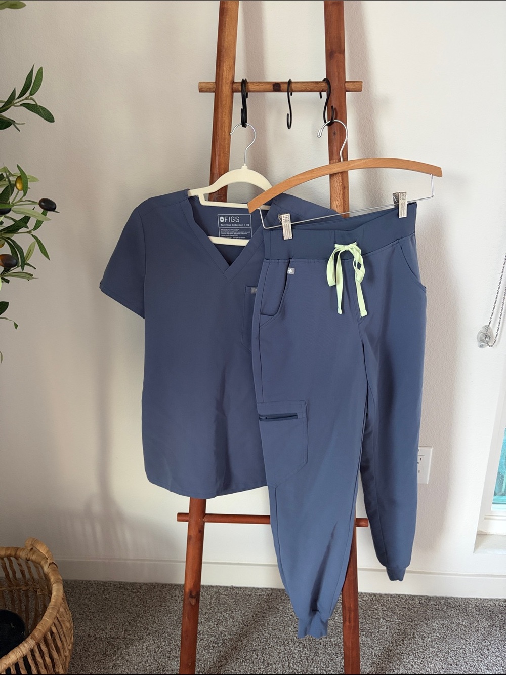 FIGS LTD EDITION Catarina Top and Zamora Jogger Scrub Pants with Lime Drawstring